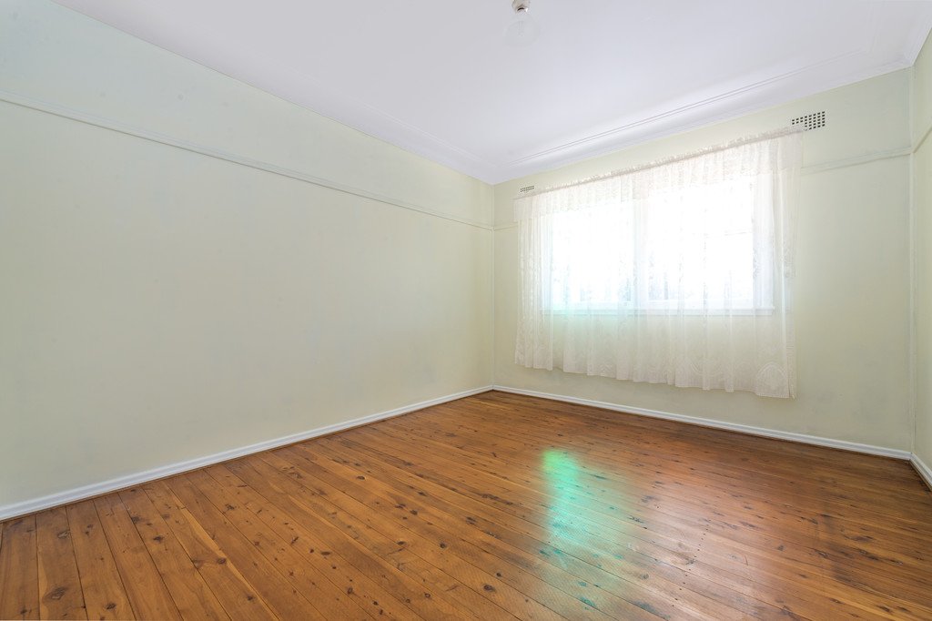 6 Cornwall Road DAPTO 5