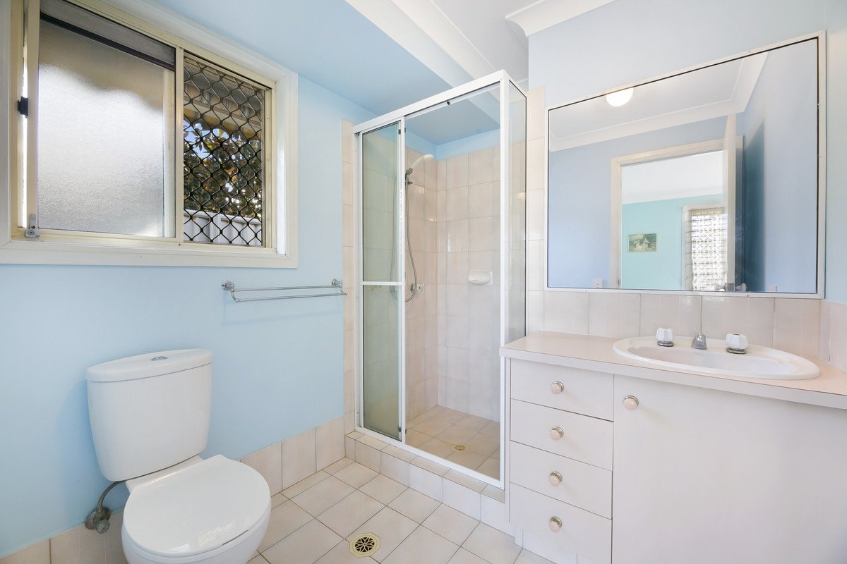 6 Coronet Crescent Burleigh Waters 8