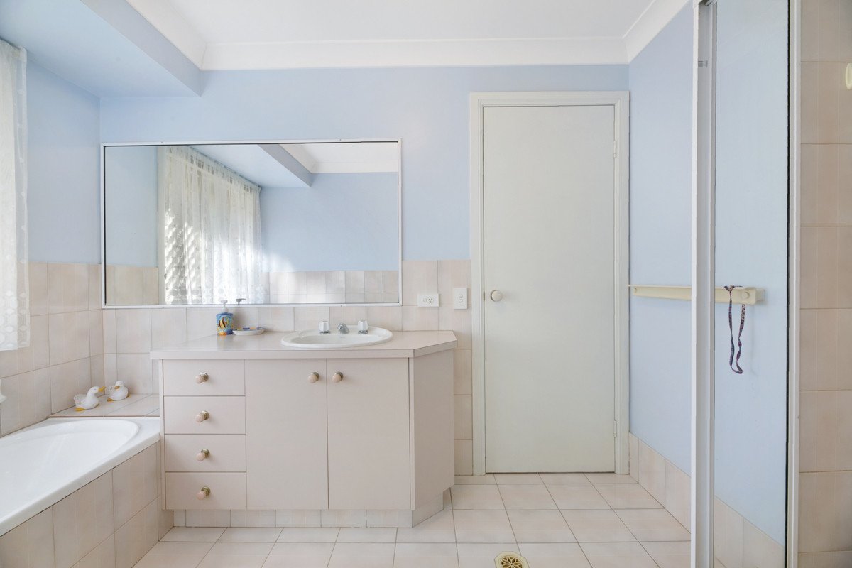 6 Coronet Crescent Burleigh Waters 14