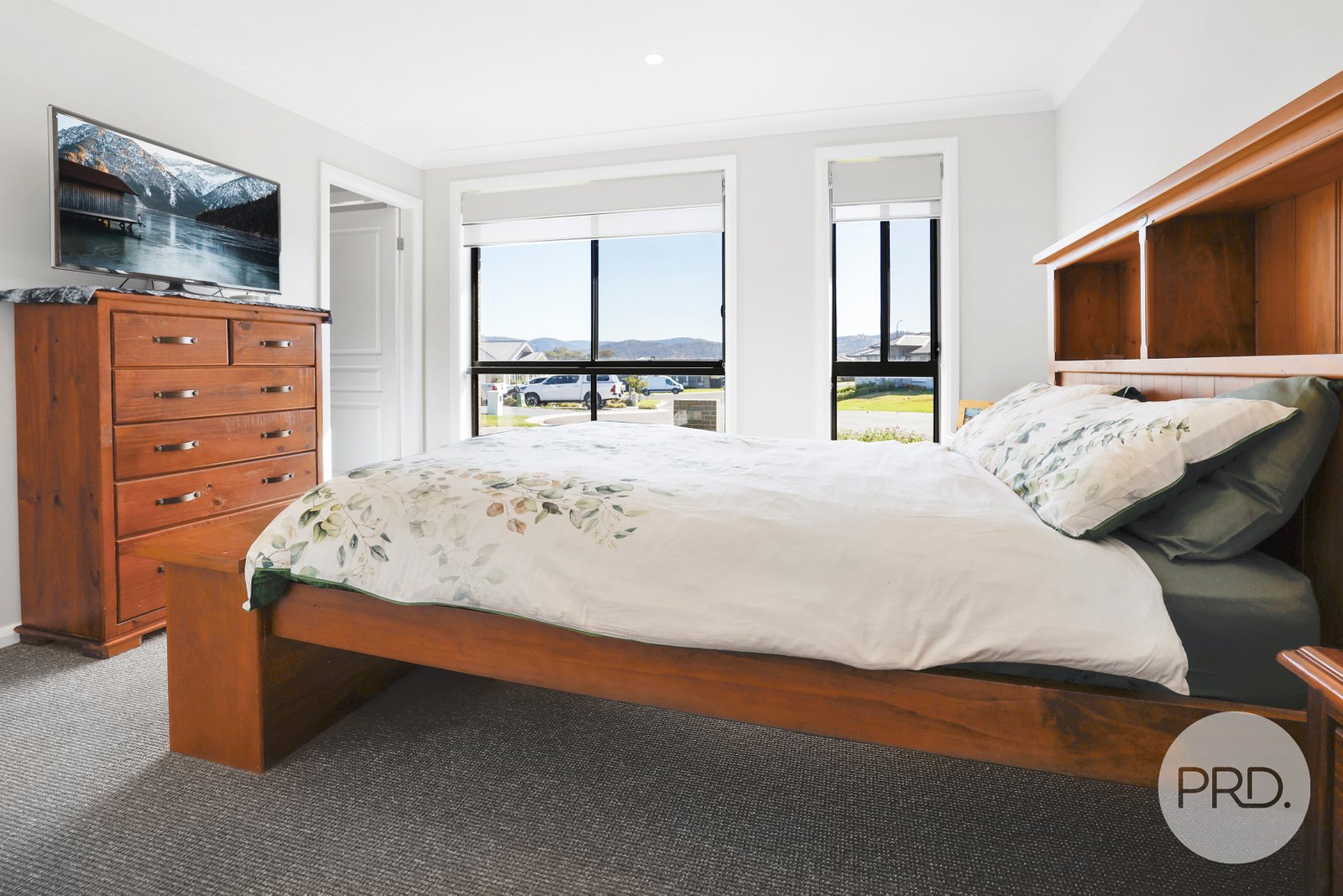 6 Corvina Close TAMWORTH 5