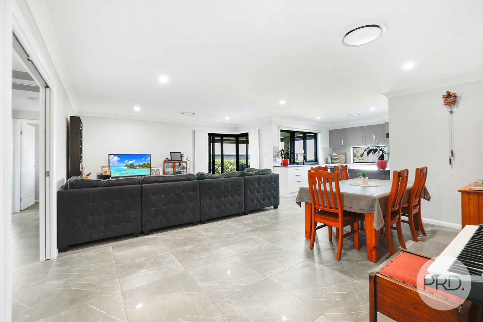 6 Corvina Close TAMWORTH 8