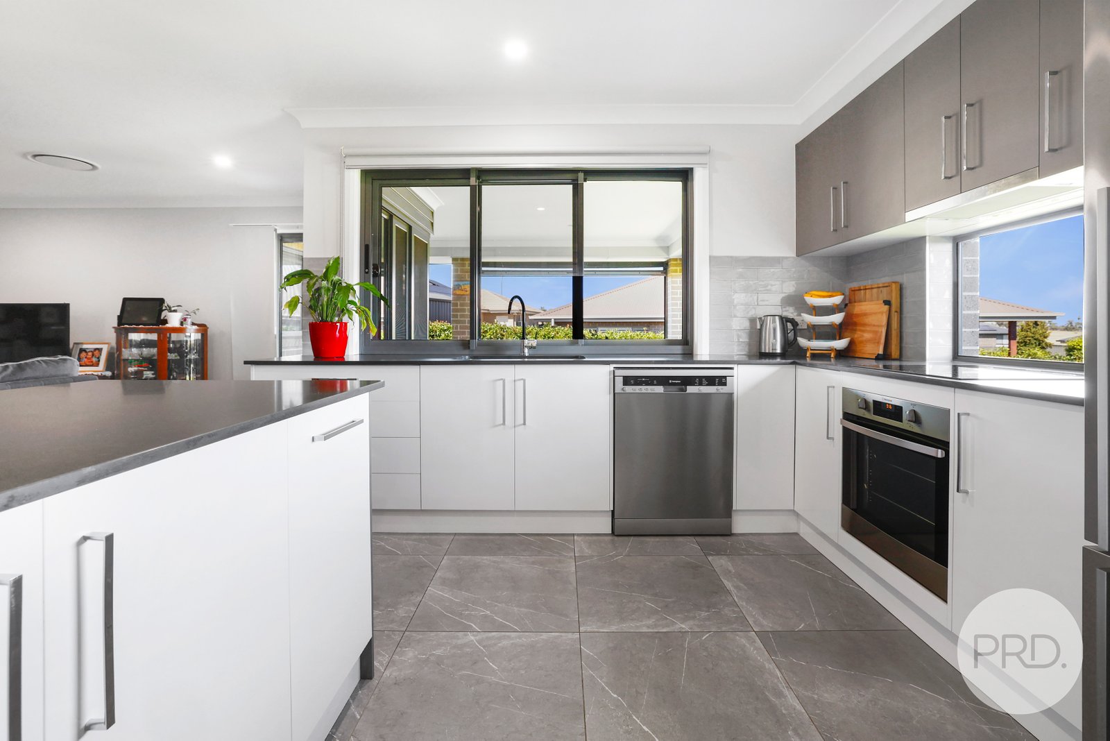 6 Corvina Close TAMWORTH 11