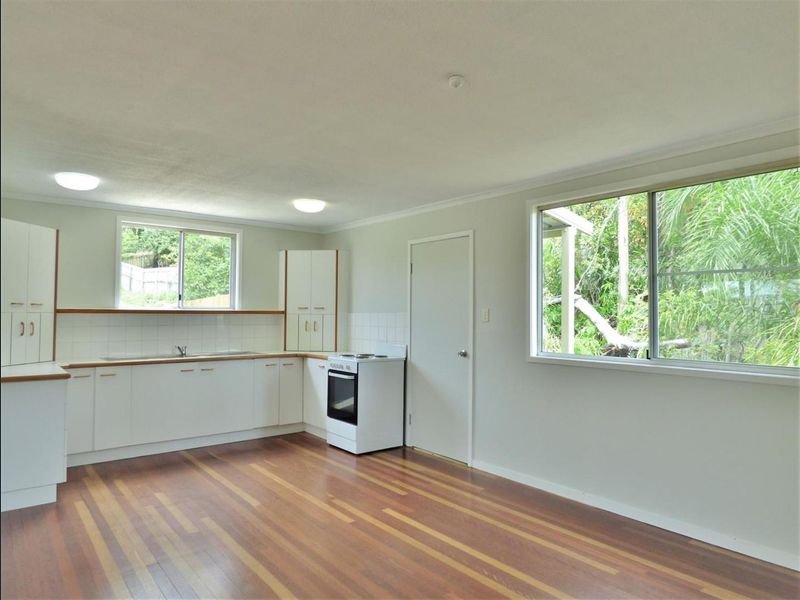 6 Coryule Place CANNONVALE 6