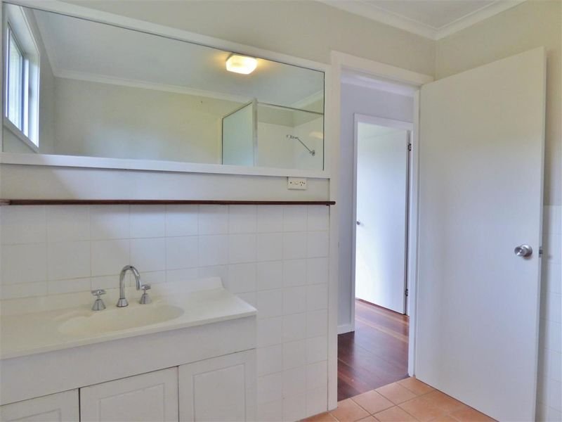 6 Coryule Place CANNONVALE 9