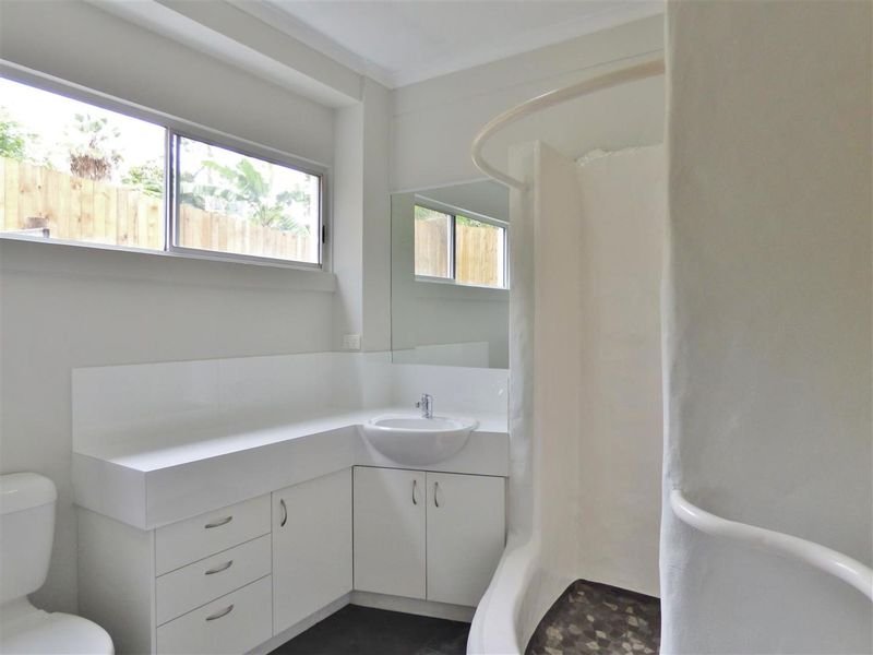 6 Coryule Place CANNONVALE 13