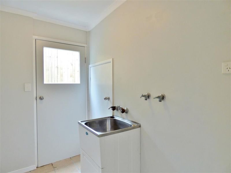 6 Coryule Place CANNONVALE 14