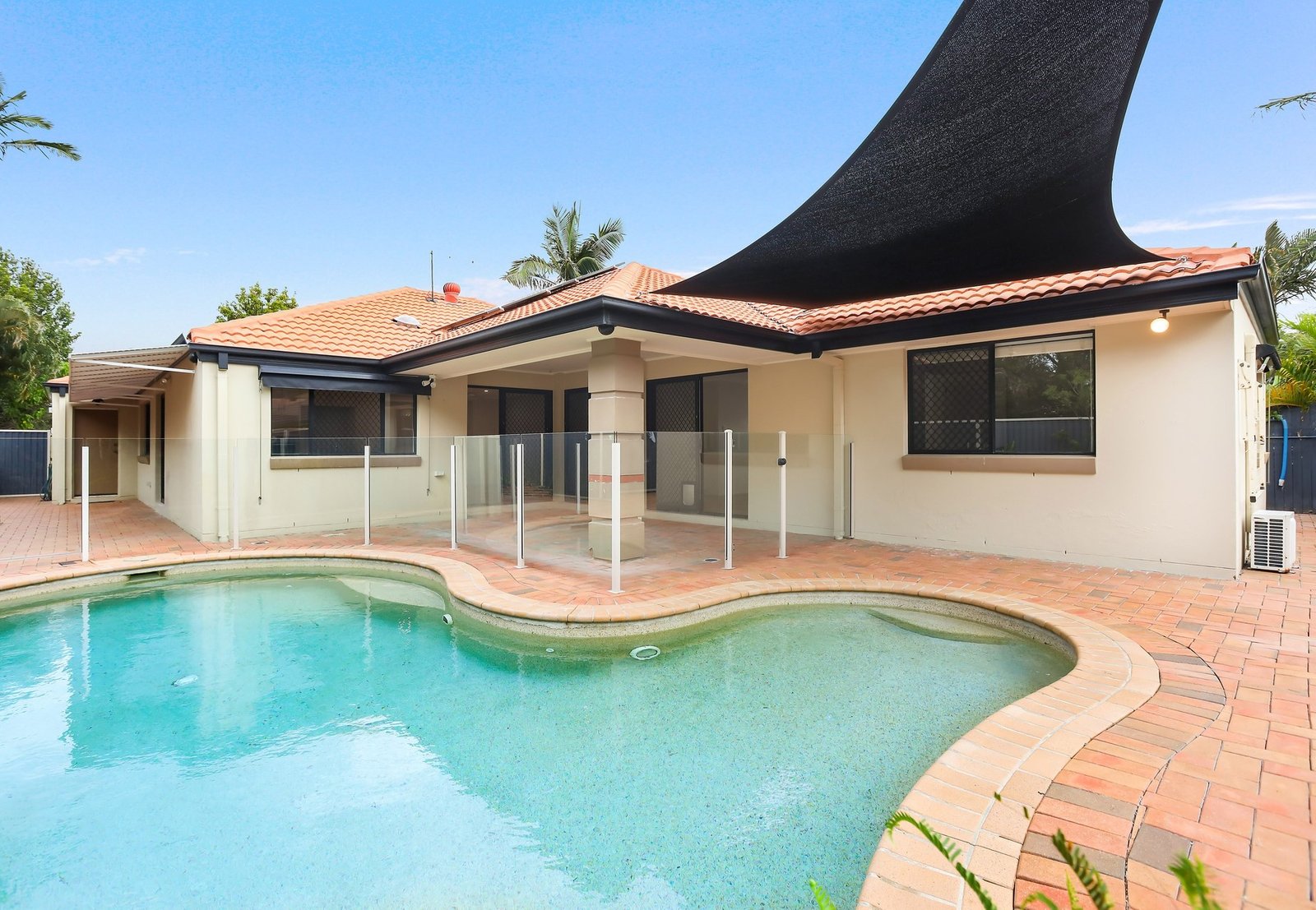 6 Crestbrook Glen MOLENDINAR 2