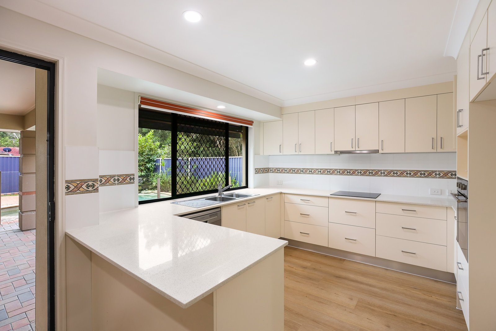 6 Crestbrook Glen MOLENDINAR 7