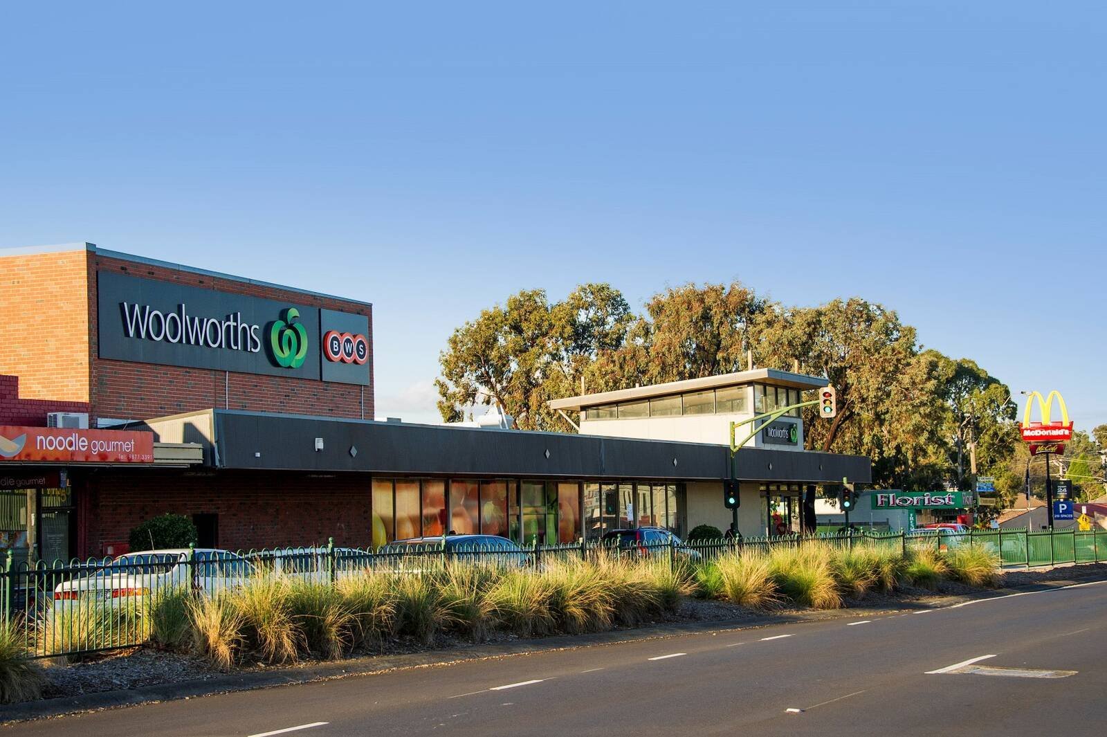 Real Estate and Property in 6 Darook Street, Blackburn South, VIC