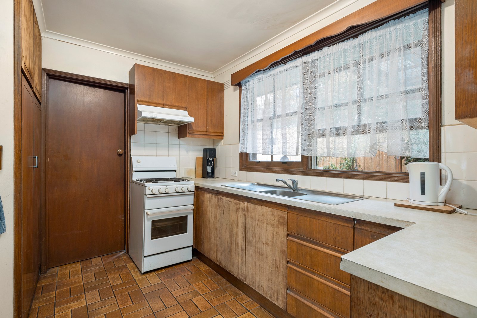 Gallery: 6 Deanswood Court