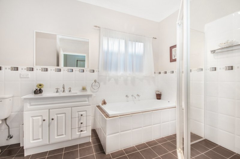 6 Delmont Place KANAHOOKA 5