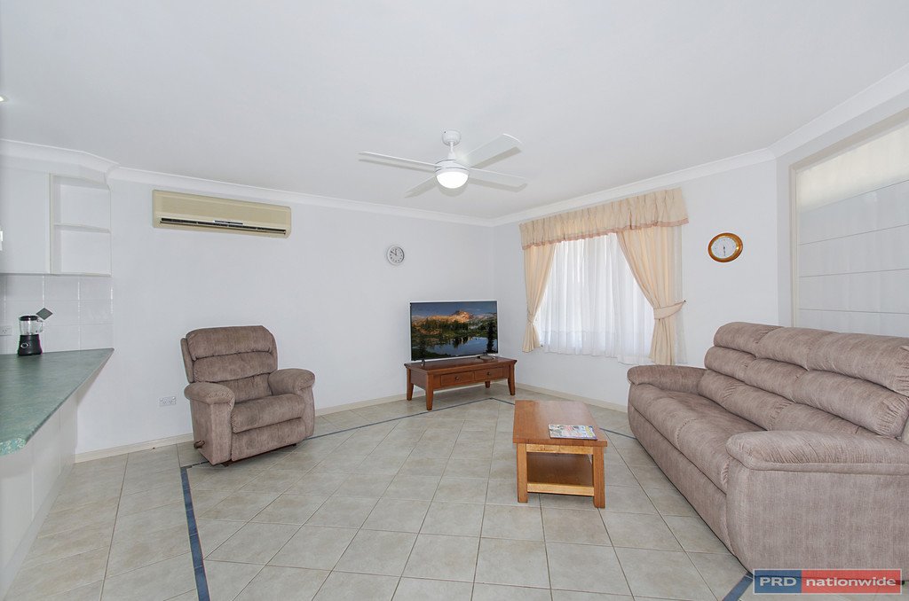 6 Diamentina Way LAKEWOOD 2