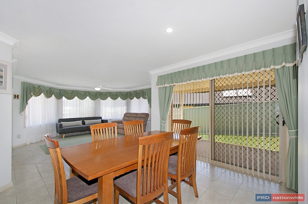 6 Diamentina Way LAKEWOOD 3