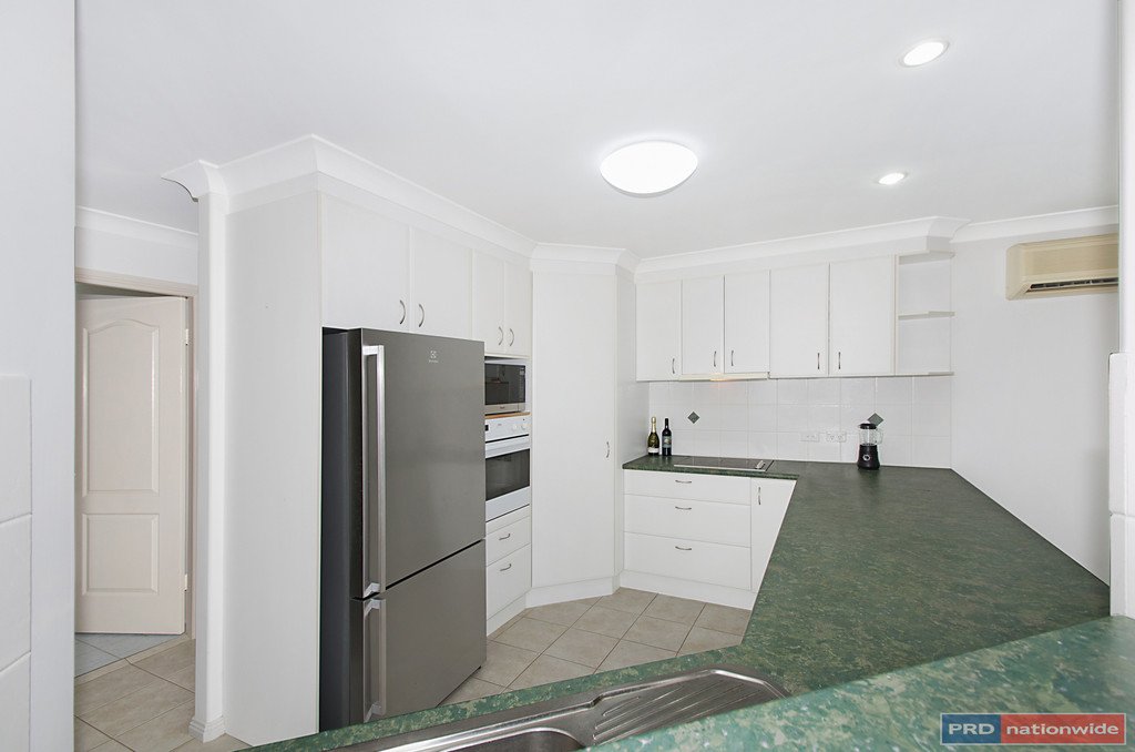 6 Diamentina Way LAKEWOOD 4