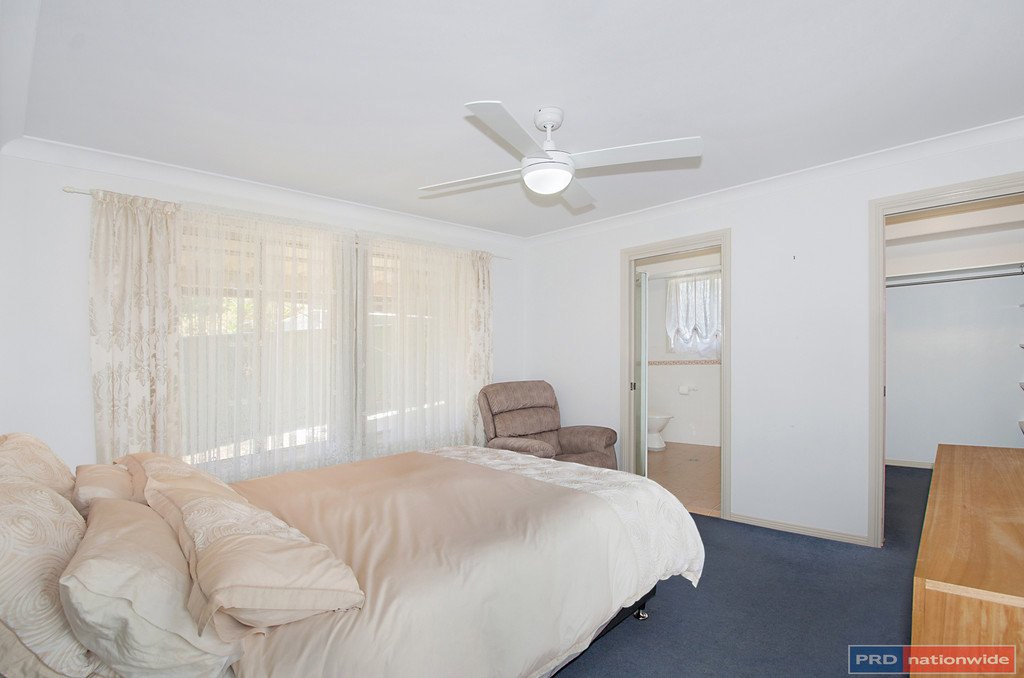 6 Diamentina Way LAKEWOOD 6