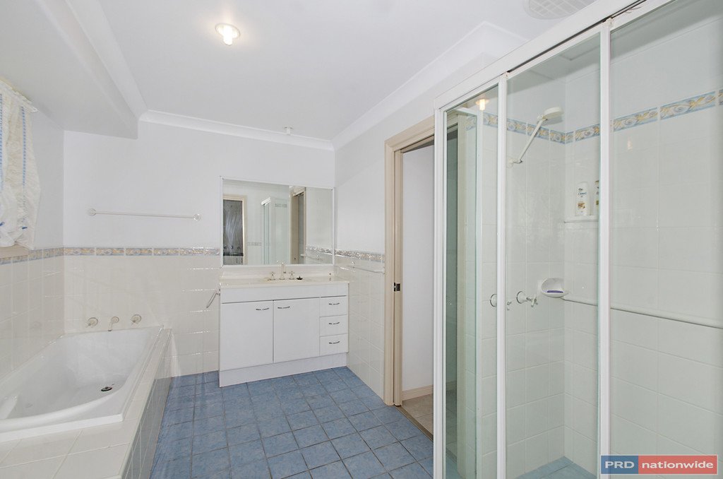 6 Diamentina Way LAKEWOOD 7