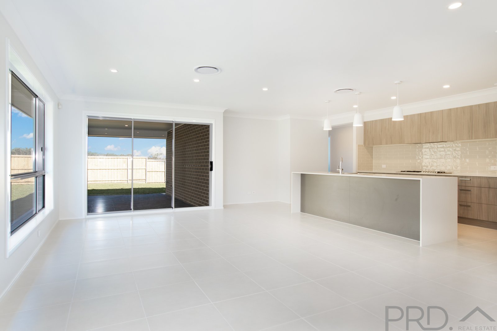 6 Dinton Street GRETA 2