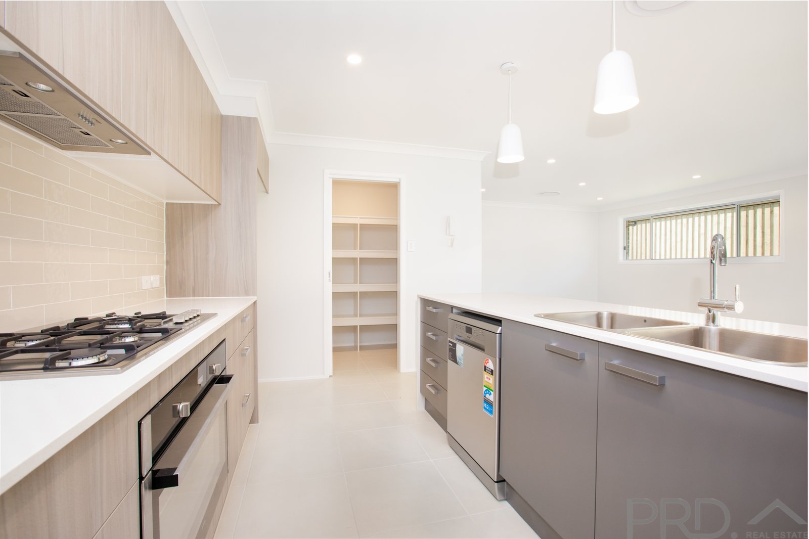 6 Dinton Street GRETA 3