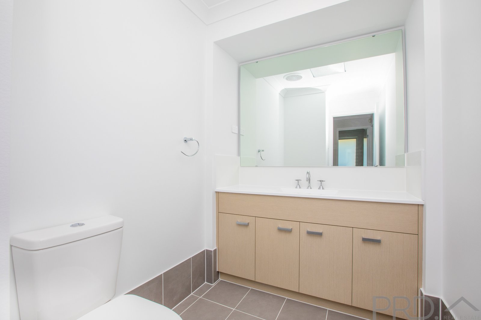6 Dinton Street GRETA 5