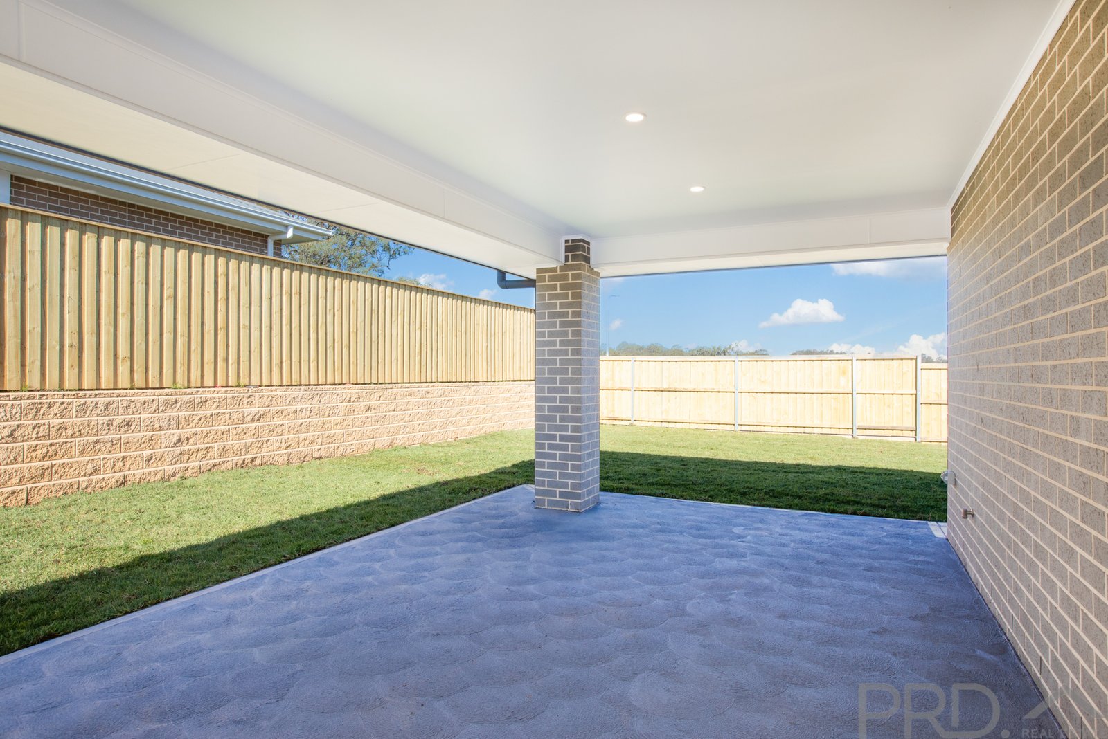6 Dinton Street GRETA 12