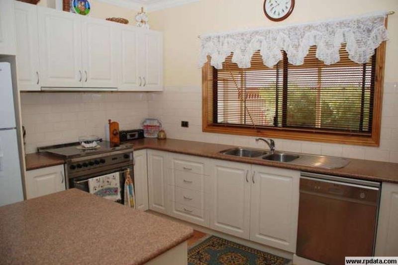 6 Dobell Place LLOYD 2