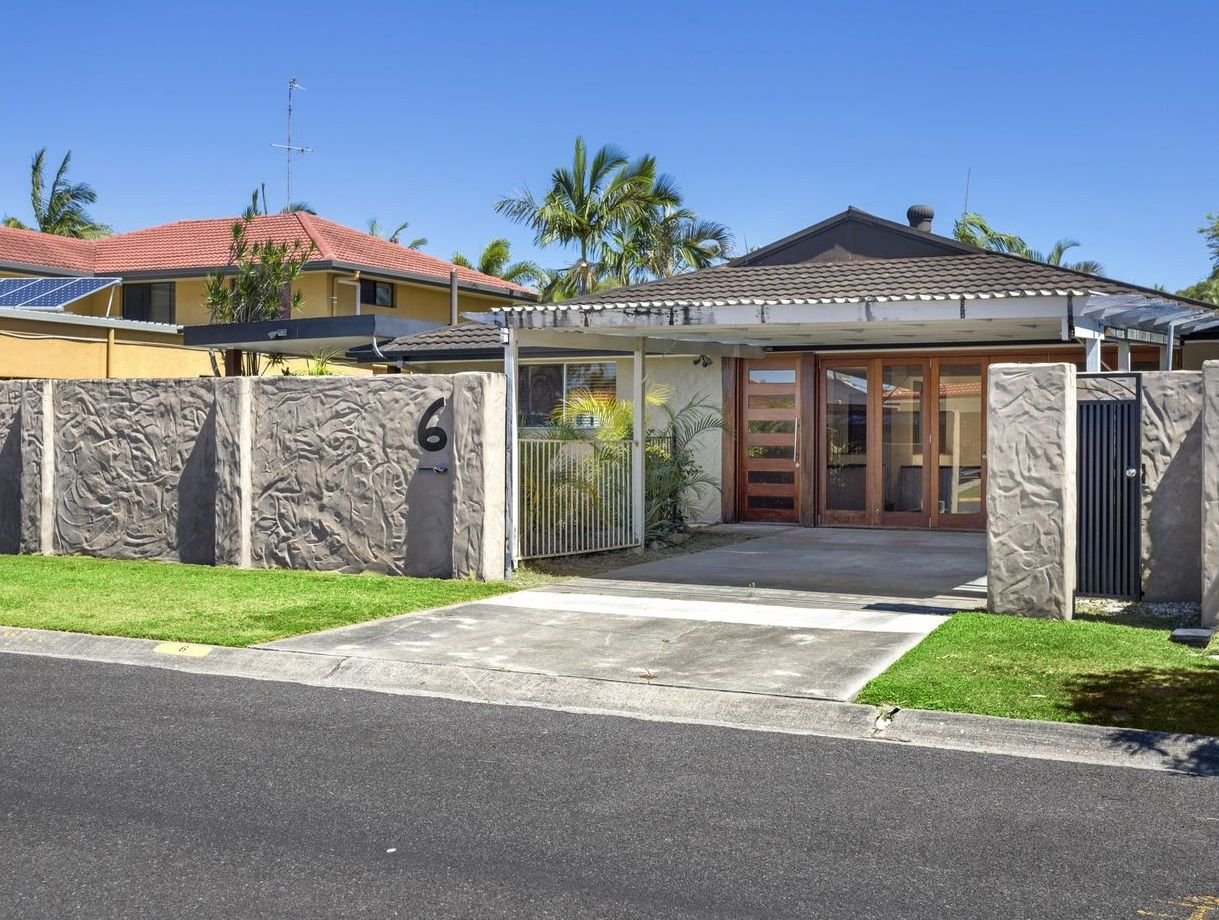 6 Dotterel Drive BURLEIGH WATERS 2