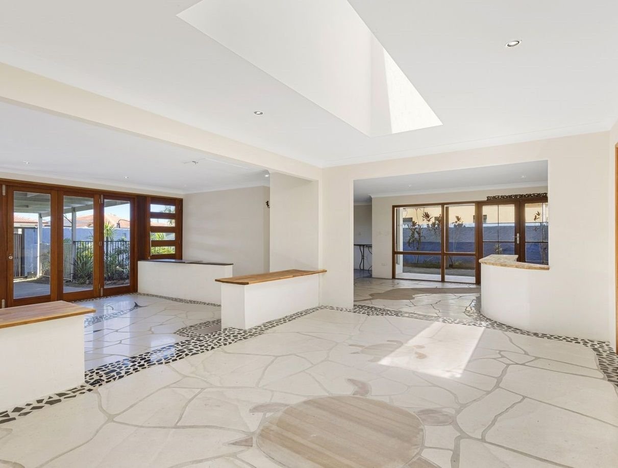 6 Dotterel Drive BURLEIGH WATERS 5