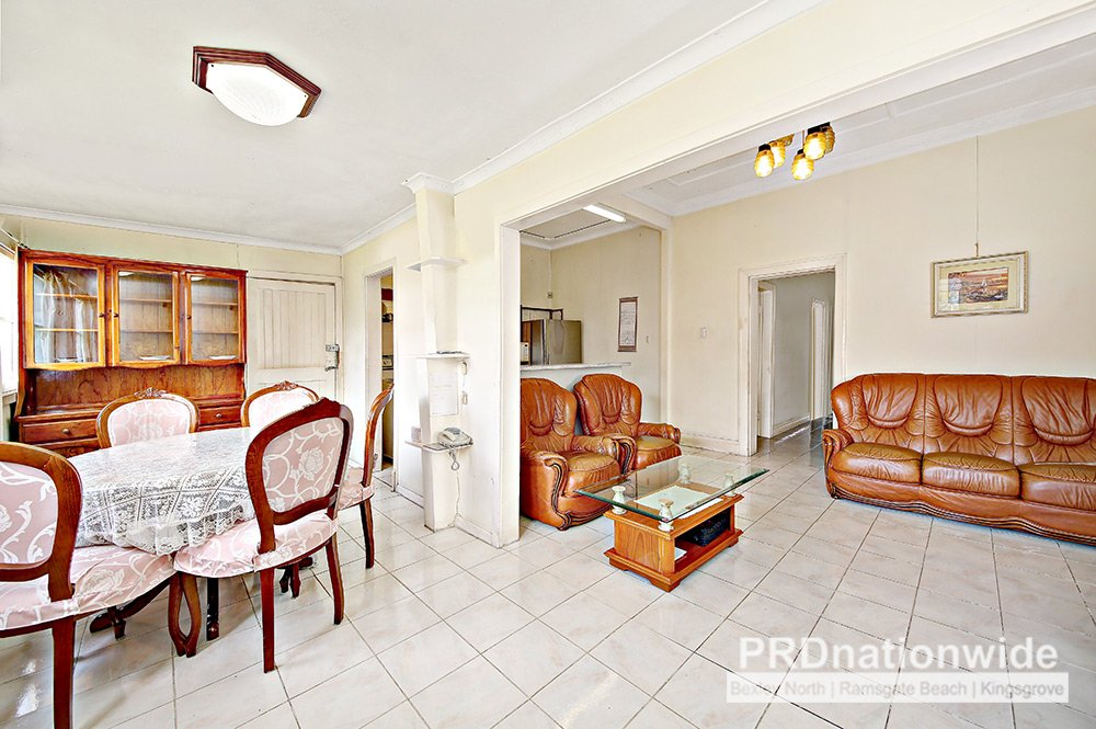 6 Dryden Street CAMPSIE 2