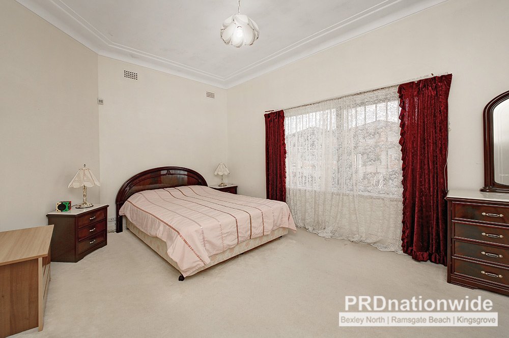 6 Dryden Street CAMPSIE 4