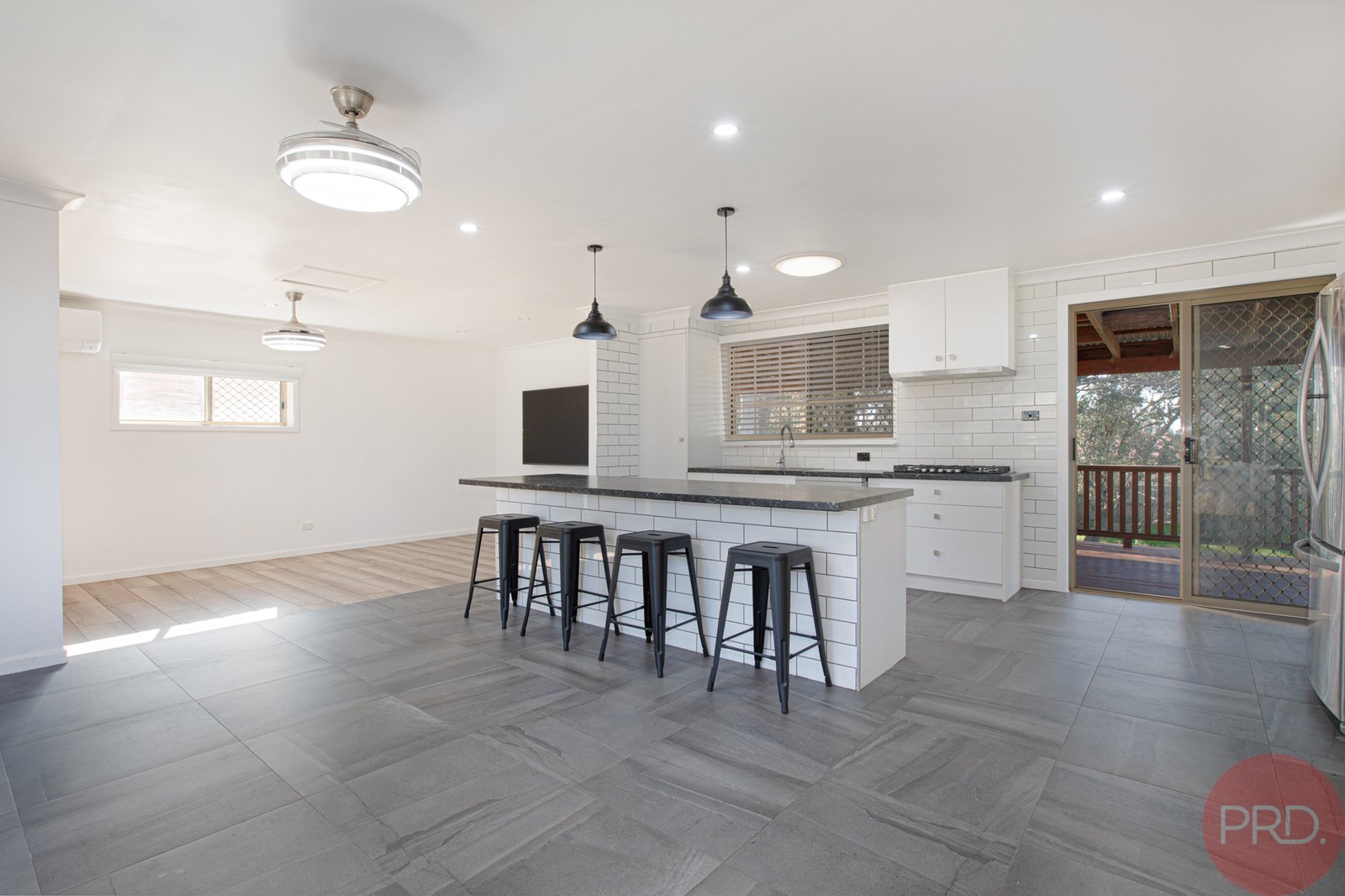 6 Dumont Close RUTHERFORD 4