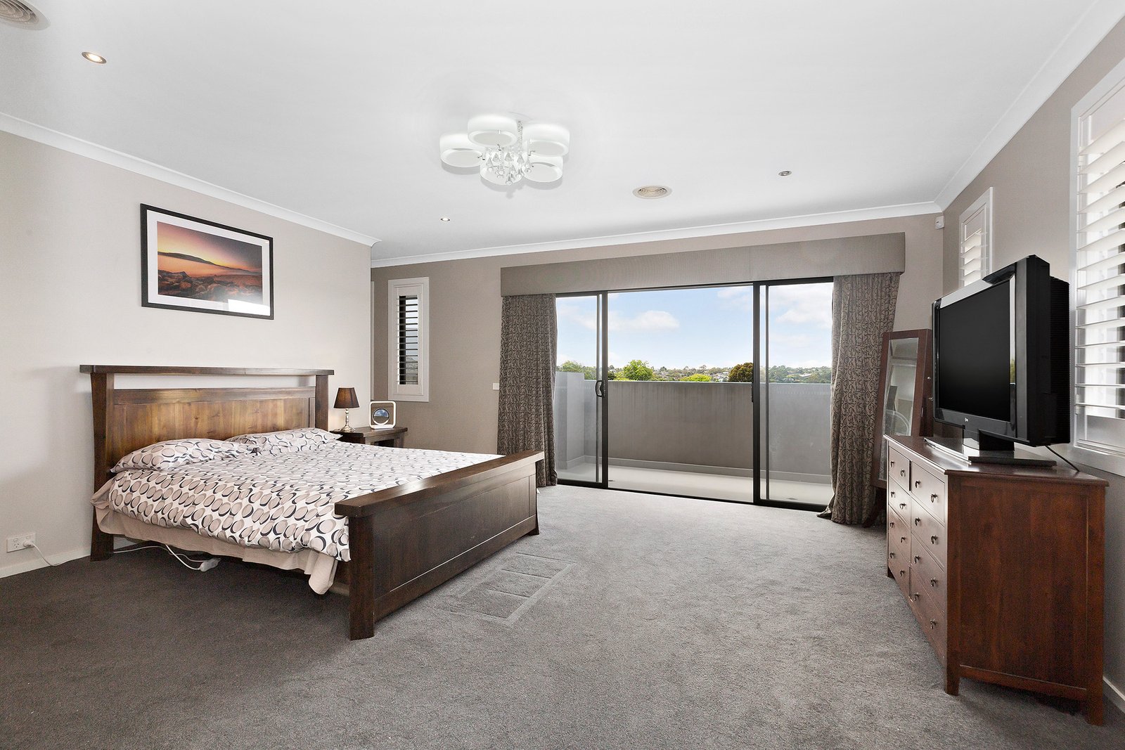 Real Estate and Property in 6 Earls Court, Balwyn North, VIC