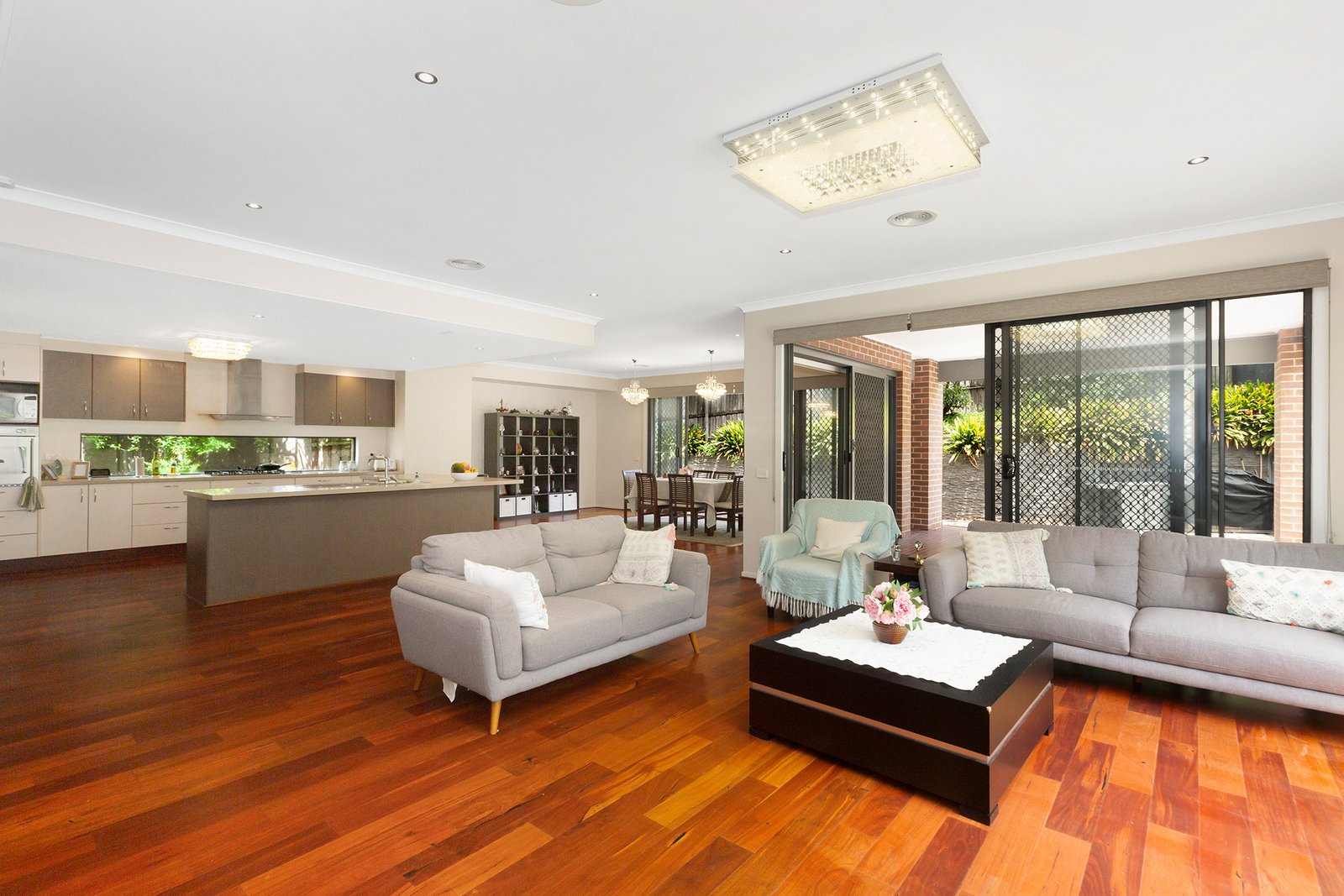 Real Estate and Property in 6 Earls Court, Balwyn North, VIC