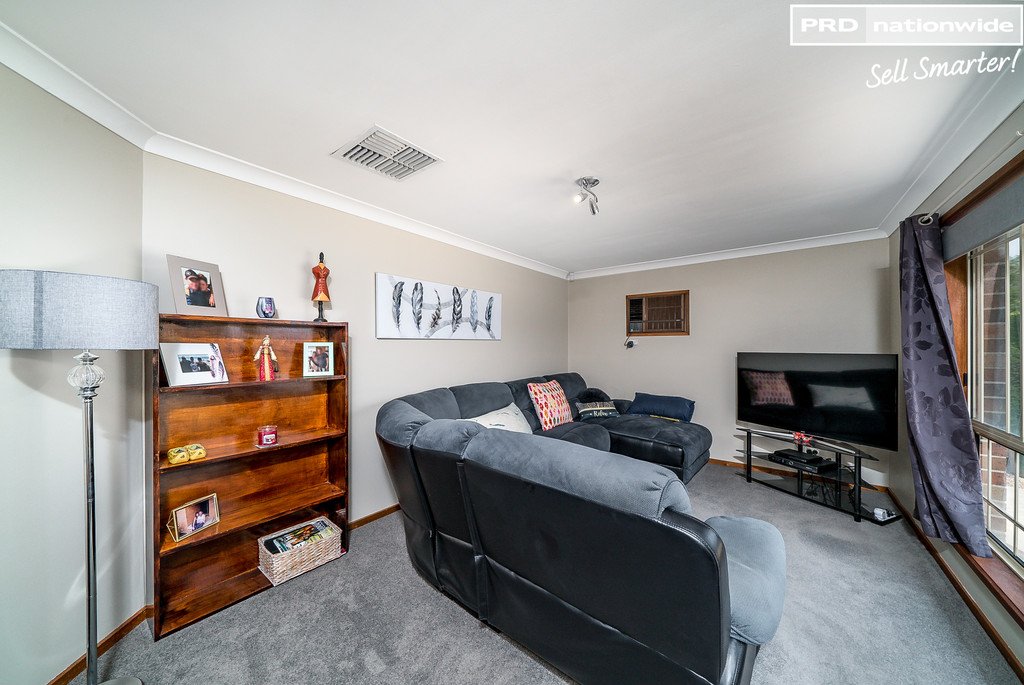 6 Eaton Street FLOWERDALE 2