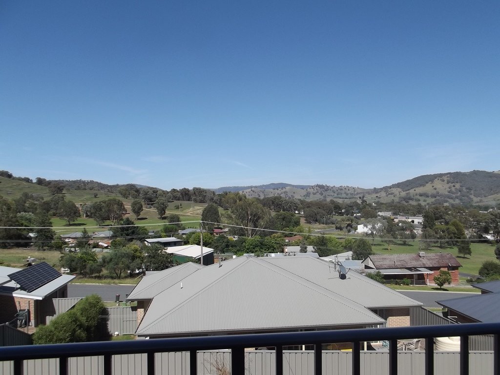 6 Eberlin Place TUMUT 6