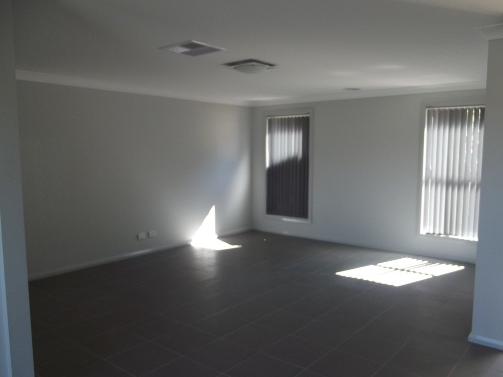 6 Eberlin Place TUMUT 4