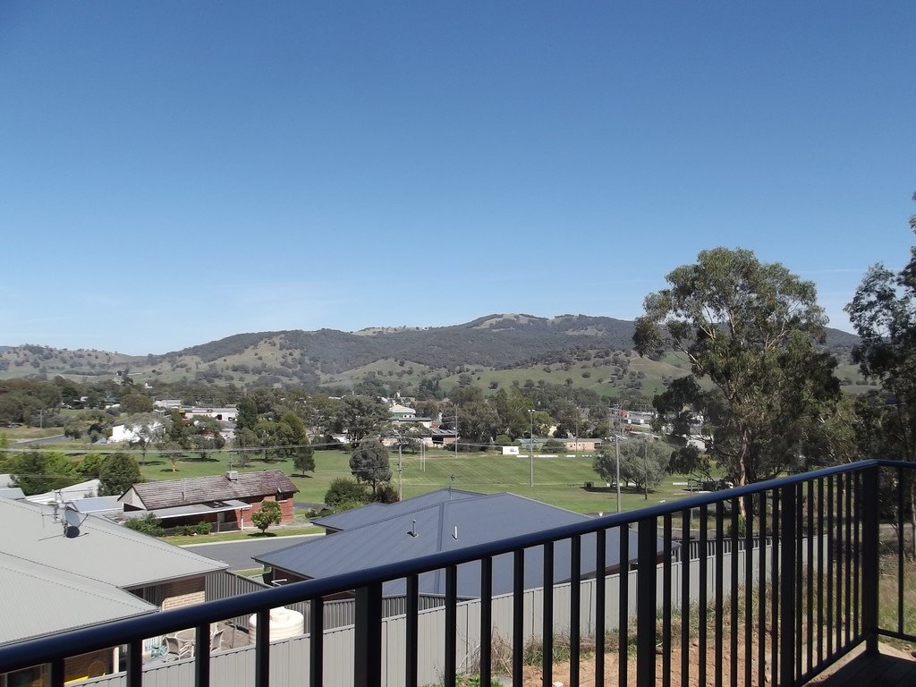 6 Eberlin Place TUMUT 7