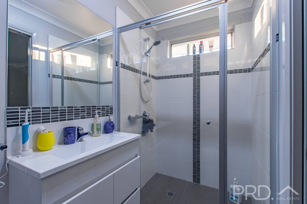 6 Eberlin Place TUMUT 9