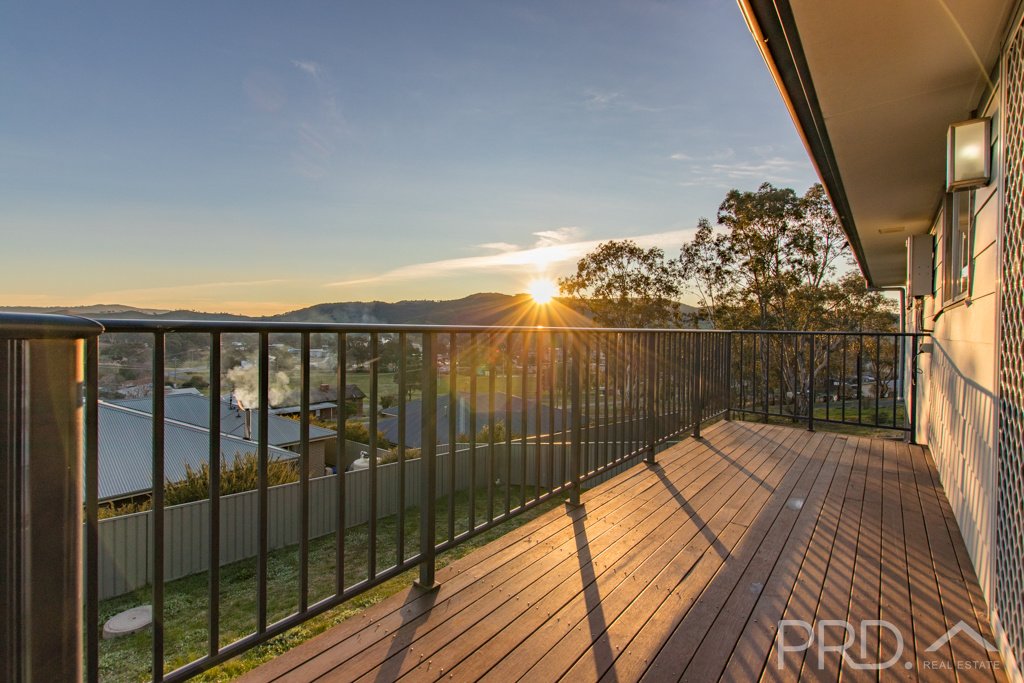 6 Eberlin Place TUMUT 14