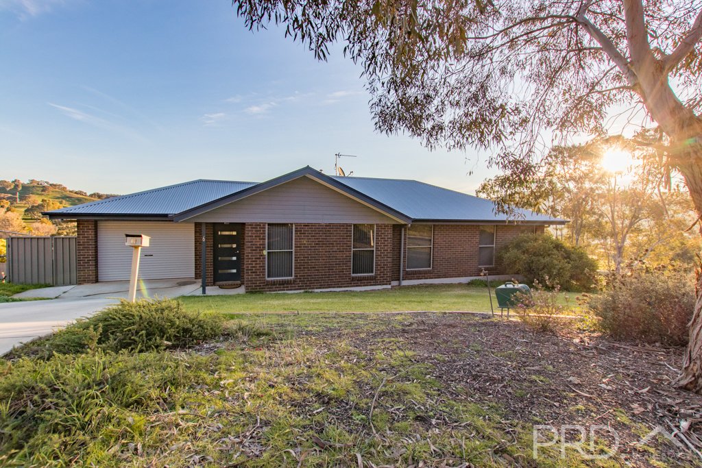 6 Eberlin Place TUMUT 16