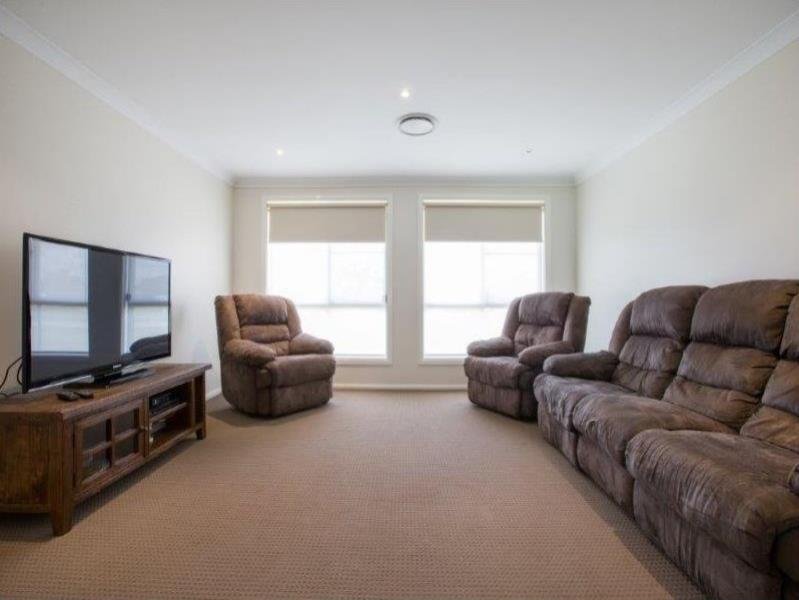 6 Edna Close TAMWORTH 4