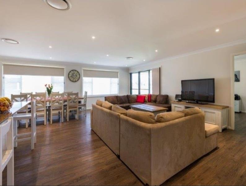 6 Edna Close TAMWORTH 5