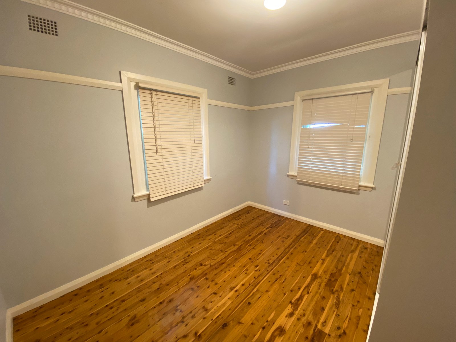 6 Edward Street TAMWORTH 3