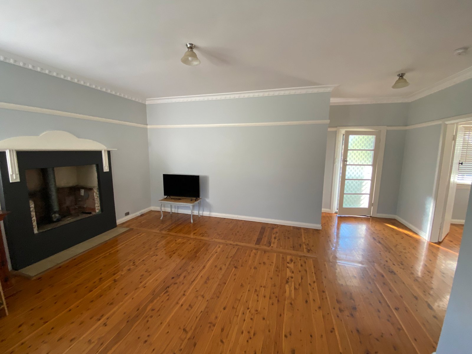 6 Edward Street TAMWORTH 4