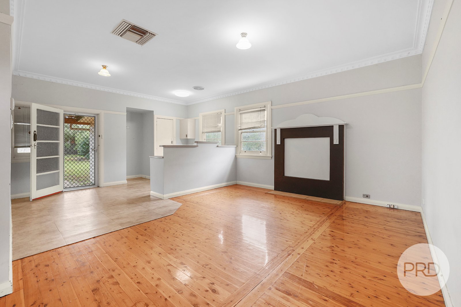 6 Edward Street TAMWORTH 7