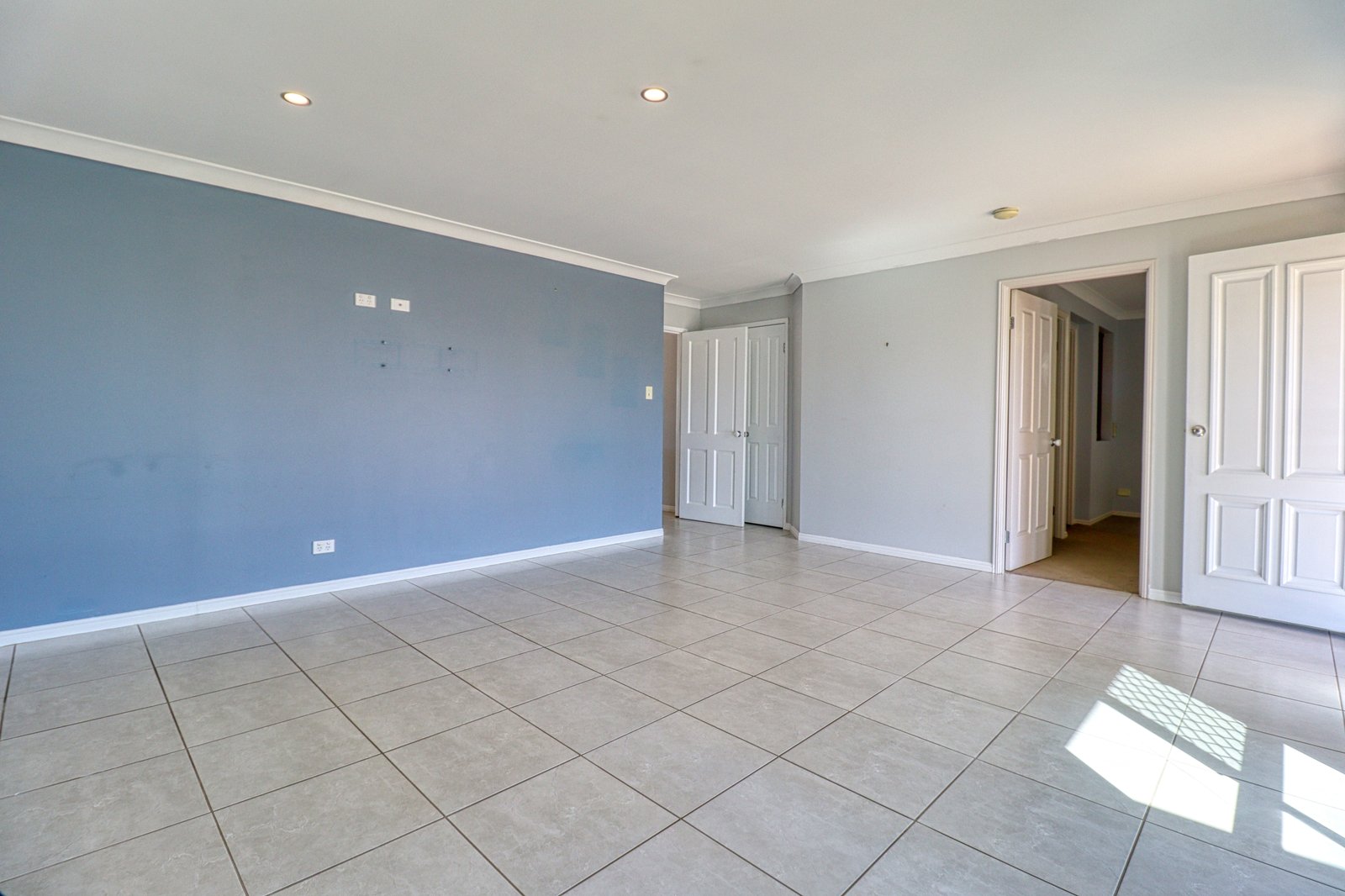 6 Eileen Place CASINO 9