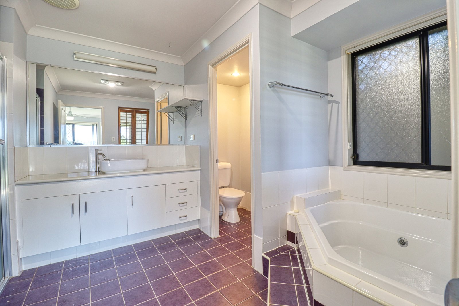 6 Eileen Place CASINO 12