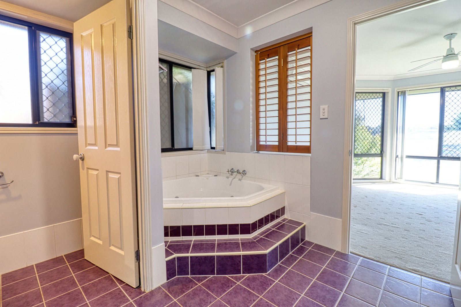 6 Eileen Place CASINO 13