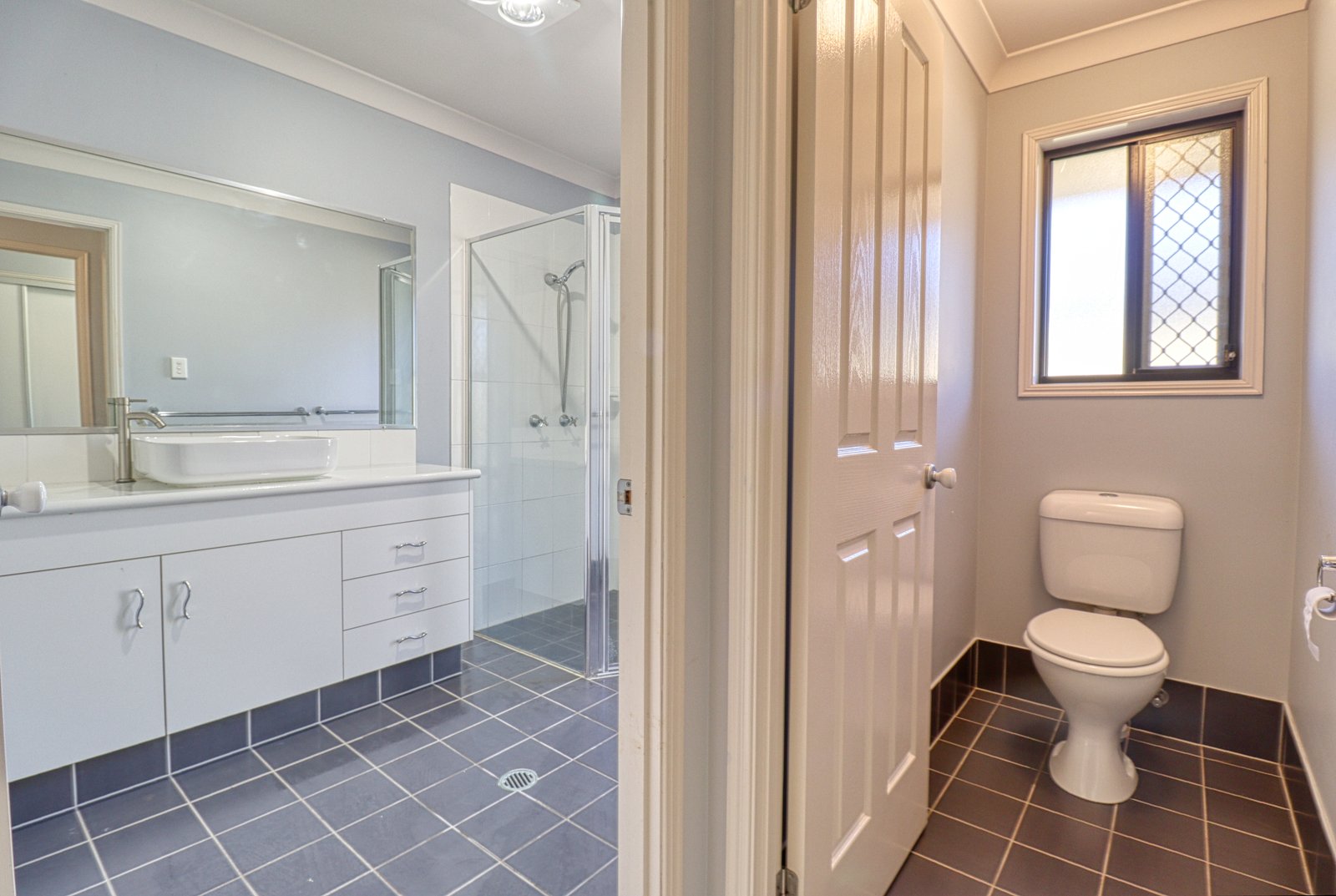 6 Eileen Place CASINO 17