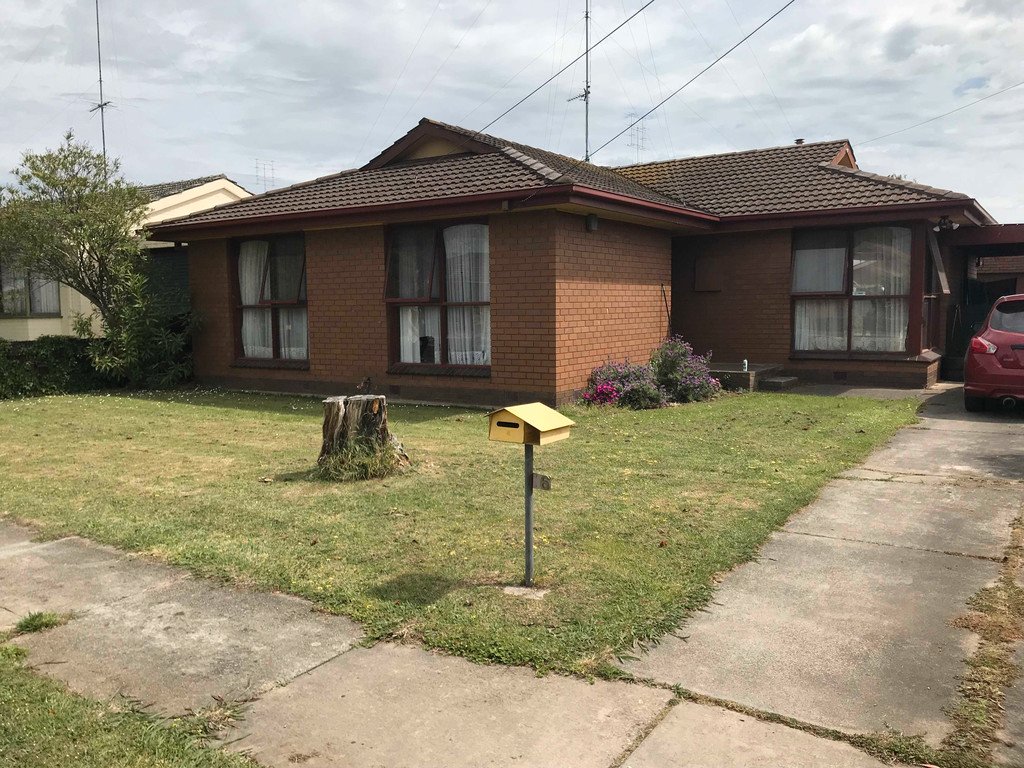 6 Elinand Street WENDOUREE 1