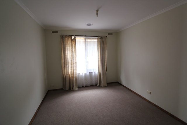 6 Elinand Street WENDOUREE 9